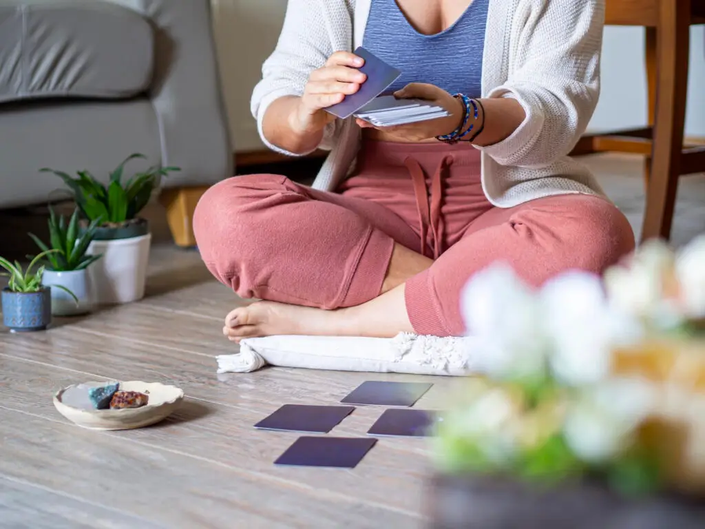 How to use oracle card for self-discovery